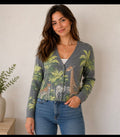 Sweater Tejido Estampado Safari Urbano con Fauna Exótica