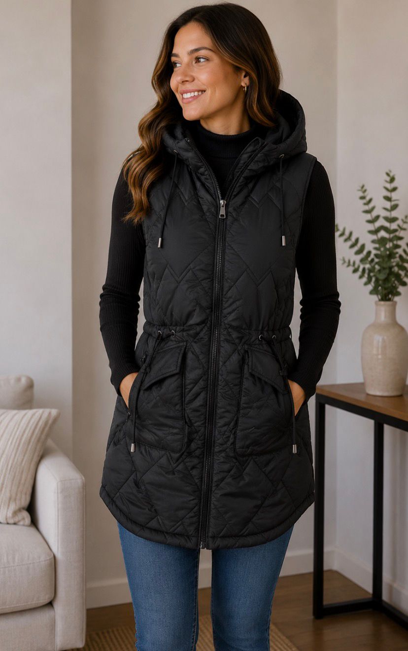 Chaleco Acolchado Negro con Capucha para Mujer | Estilo y Abrigo Versátil