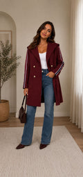 Abrigo con Capucha y Rayas Laterales Burdeo - Estilo Casual Chic